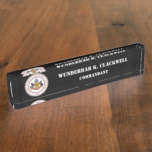 PMC DESK NAMEPLATE w/Classic PMC Seal (WHT TEKST) Naambordje (Zijkant)