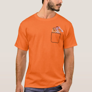 Pocket vol met Oranje pil T-shirt