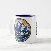 Poconos Pennsylvania Retro Mountains Souvenirs Tweekleurige Koffiemok (Voorkant links)