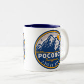Poconos Pennsylvania Retro Mountains Souvenirs Tweekleurige Koffiemok (Voorkant rechts)