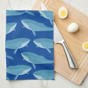 Pod walvissen die donkerblauw zwemmen theedoek