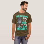 Podcaster geïnspireerd door poocasting t-shirt (Voorkant volledig)