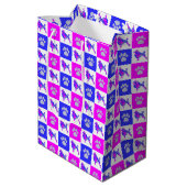 Podle Dog & Paw Crazy Hot Pink & Blue Medium Cadeauzakje (Achterkant Gekanteld)