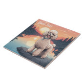 Poedel bij het meer tegeltje (Zijkant)