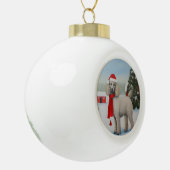 Poedel Hond in Sneeuw Kerstmis Keramische Bal Ornament (Links)