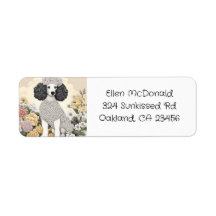 Poedel in grillige bloemen