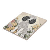 Poedel in grillige bloemen tegeltje (Zijkant)