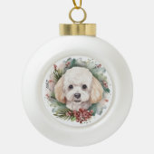 Poedel Kerstkrans Feestelijke Pup Keramische Bal Ornament (Voorkant)