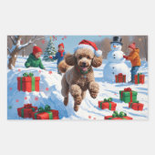 Poedel loopt in de sneeuw met kerst Pet Rechthoekige Sticker (Voorkant)