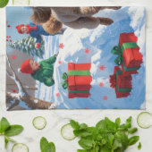 Poedel loopt in de sneeuw met kerst Pet Theedoek (Gevouwen)