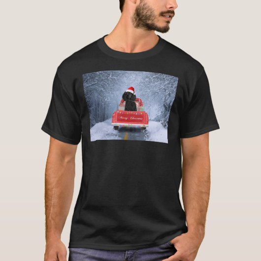 poedelhond in sneeuw zittend in kerstwagen lang t-shirt (Voorkant)