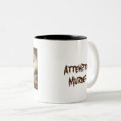 Poging tot moord tweekleurige koffiemok (Voorkant rechts)