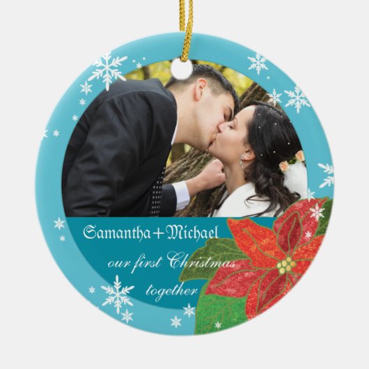 Poinsettia Wedding Couple's eerste kerstcadeau Keramisch Ornament (Voorkant)