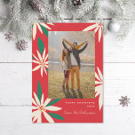 Poinsettias Kerstfoto Verticaal Feestdagenkaart<br><div class="desc">Aanpassen met uw groet of bericht voor de feestdagen. Origineel lijst van Becky Nimoy. Voeg een foto op de achterkant of een bericht toe. Patroon kan indien gewenst worden verwijderd</div>