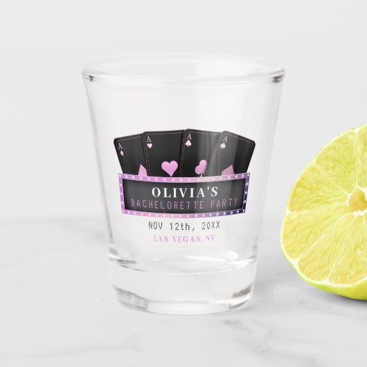 Poker Aces Roze & Zwart Bachelorette Party Shot Glas (Voorkant)