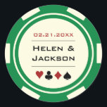 Poker Chip Groen en Wit Ronde Sticker<br><div class="desc">Trouwen in Las Vegas of een andere leuke casino stad? Deze groene en witte glanzende stickers zouden een perfecte aanvulling zijn op een gunst box, envelop, snoep buffet en meer. Personaliseer uw ontwerp met uw namen in het zwart in het midden, en een trouwdatum, dank u, enz. in het rood...</div>