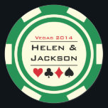 Poker Chip Groen en Wit Ronde Sticker<br><div class="desc">Trouwen in Las Vegas of een andere leuke casino stad? Deze groene en witte glanzende stickers zouden een perfecte aanvulling zijn op een gunst box, envelop, snoep buffet en meer. Personaliseer uw ontwerp met uw namen in het zwart in het midden, en een trouwdatum, dank u, enz. in het rood...</div>