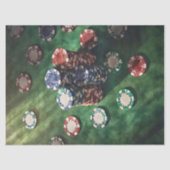 Poker chips gestapeld op vilt, gaming tissuepapier (Voorkant)