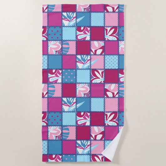 Pokii Hawaiian Floral en Dot Patchwork Pink Strandlaken (Voorkant)