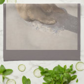 Polair beer in sneeuw  illustratie theedoek (Gevouwen)