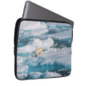 Polair Beer op het Zee Laptop Sleeve (Voorkant Rechts)