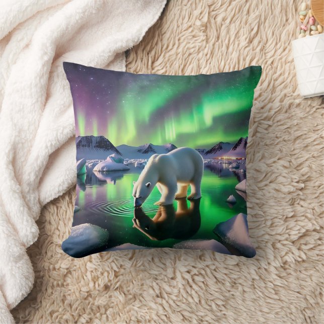 Polar Bear Drinking Water Under Aurora Borealis Kussen (Deken)