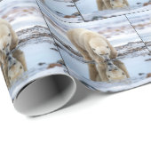 Polar Bear Looking at its Reflection Cadeaupapier (Rol Hoek)