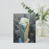 Polar Bear on Skyscraper melting ice surreal  Briefkaart (Staand voorkant)