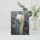 Polar Bear Skyscraper Surreal Scene Briefkaart (Staand voorkant)