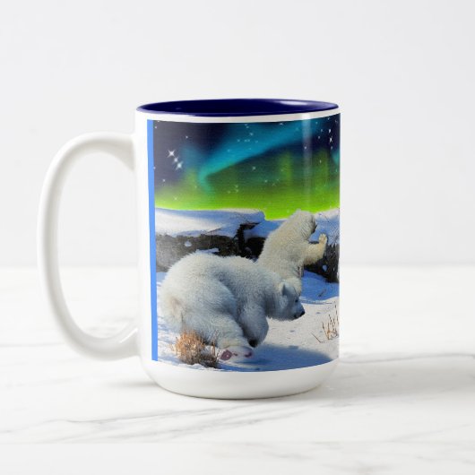 Polar Beer Cubs Spelen in Snow Fantasy Art Mok (Links)