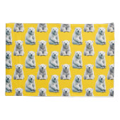 Polar Beer Pattern Design op geel Kussensloop (Achterkant)