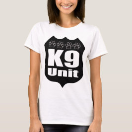 Politie-instellingen met zwarte badge-handdoeken ( t-shirt