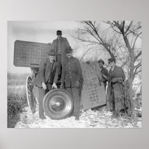 Politie inval in illegaal casino, 1932. Oude foto Poster