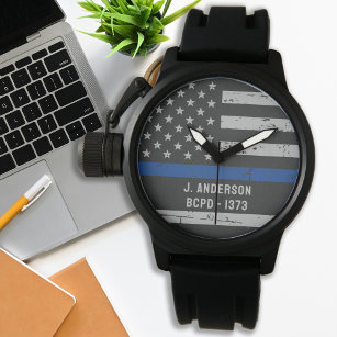 Politie persoonlijke wetshandhaving met blauwe lij horloge