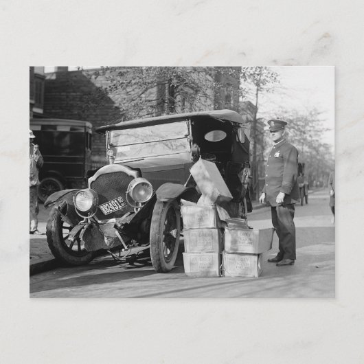 Politie vangt Bootleggers auto, 1922 Briefkaart (Voorkant)