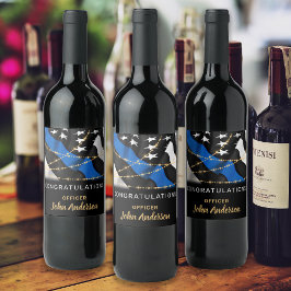 Politieagent die partij is bij het Afstuderen met  Wijn Etiket