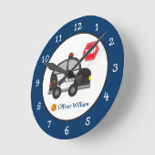 Politieagent voor kleine jongen en auto ronde klok (Hoek)