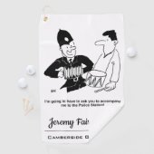 Politieagent vraagt man om hem  cartoon te vergez golfhanddoek (Insitu)