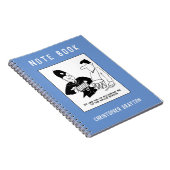 Politieagent vraagt man om hem te begeleiden  gra notitieboek (Rechterzijde)