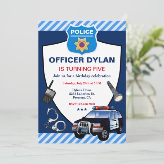 Politieambtenaar Kinderen Birthday Uitnodiging (Staand voorkant)
