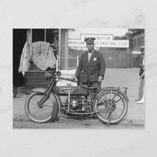 Politieambtenaar motorfiets, 1924 briefkaart (Voorkant)