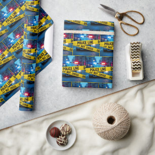 Politieauto met gele tape cadeaupapier