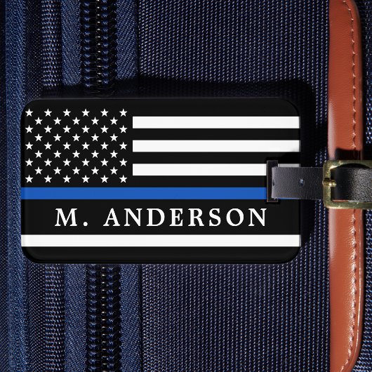 Politiebeambte met een blauwe lijn bagagelabel