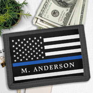 Politiebeambte met een blauwe lijn drievoud portemonnee