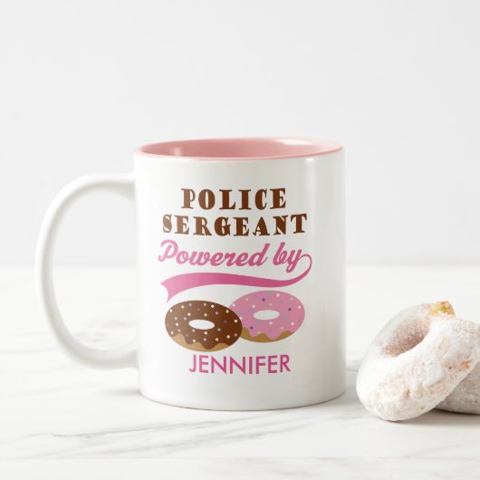 Politiebrigadier Funny Personalized Gift Mok (Met donut)