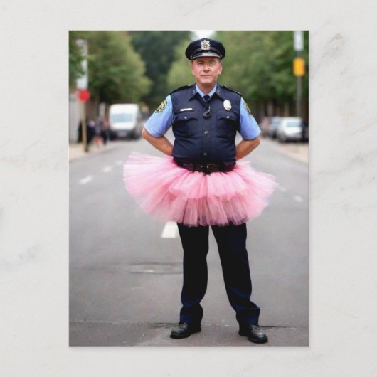 Politieman draagt roze tutu briefkaart (Voorkant)