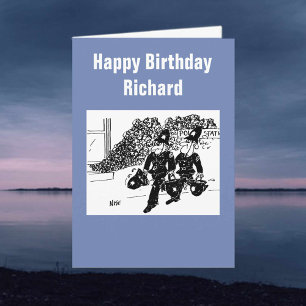 Politiemannen behandelen een brand op het politieb kaart