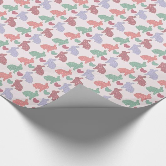 Polka Dot Bunnies en Hearts Pattern on Pink Cadeaupapier (Hoek)