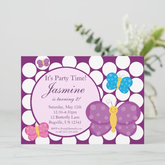 Polka dot Butterfly Birthday Party Invitation Kaart (Staand voorkant)