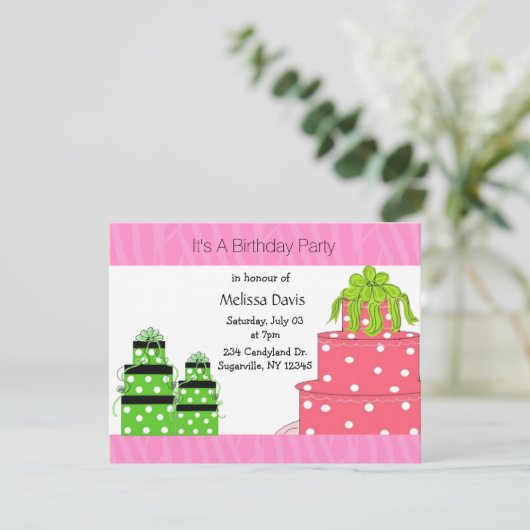 Polka Dot Cake and Cadeaus Birthday Invitation Kaart (Staand voorkant)